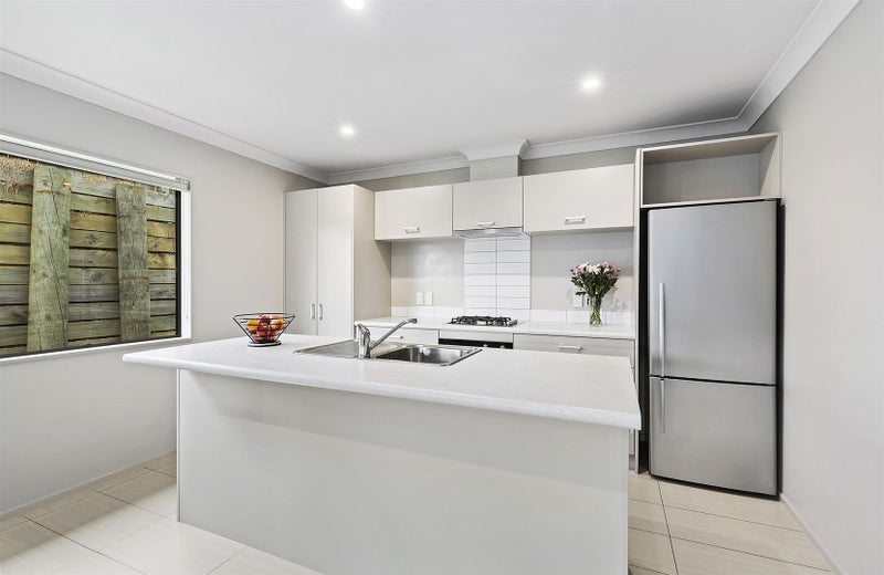 18 Moonsail Drive, Whitby, Porirua - Carousel 2