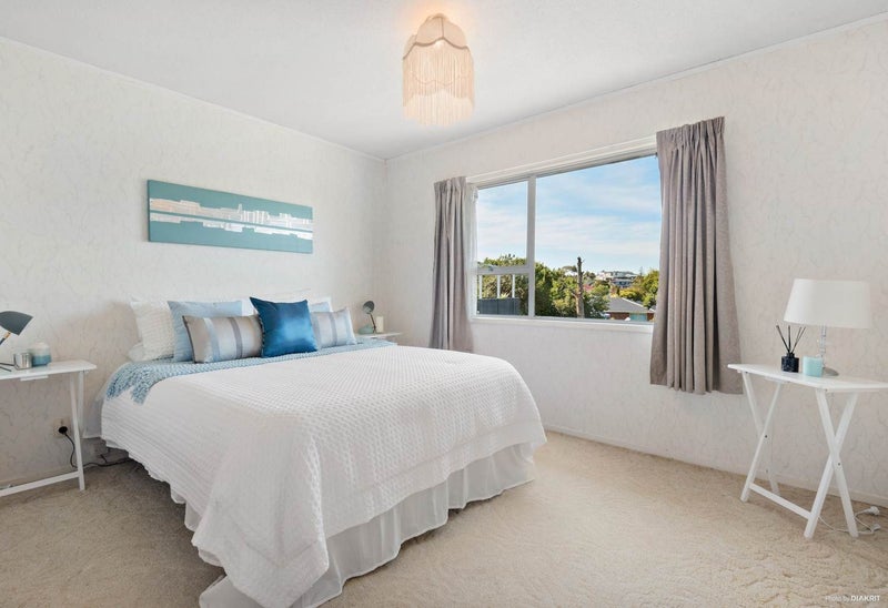 1/14 Jenelin Road, Glendene, Auckland - Carousel 8