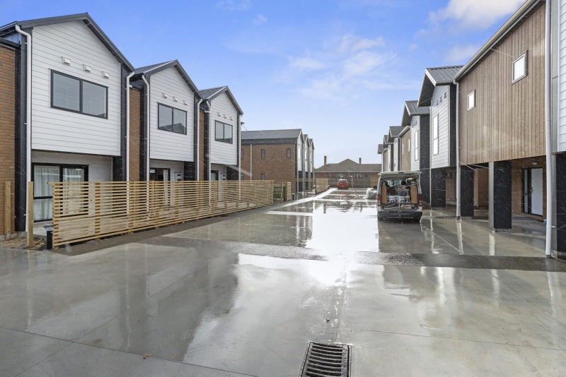 6/150 Te Rapa Road, Beerescourt, Hamilton - Carousel 1