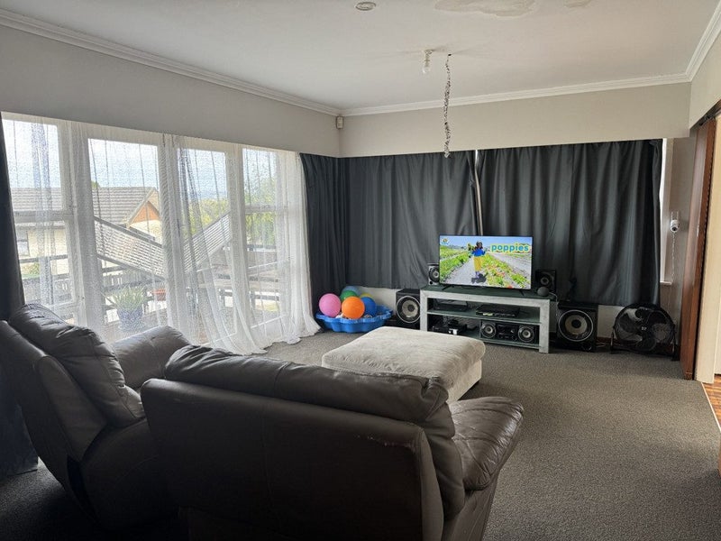 14 Cowley Drive, Temple View, Hamilton - Carousel 2