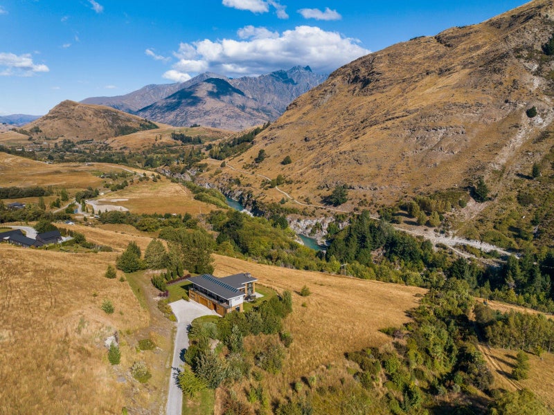 142 Littles Road, Dalefield, Queenstown - Carousel 1