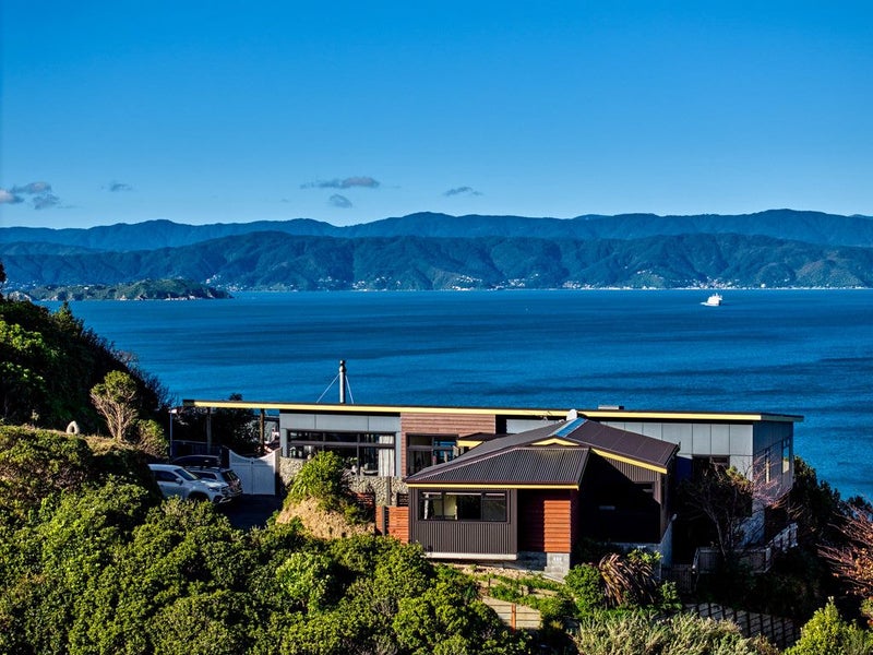 12 Winchester Avenue, Pinehaven, Upper Hutt - Carousel 2