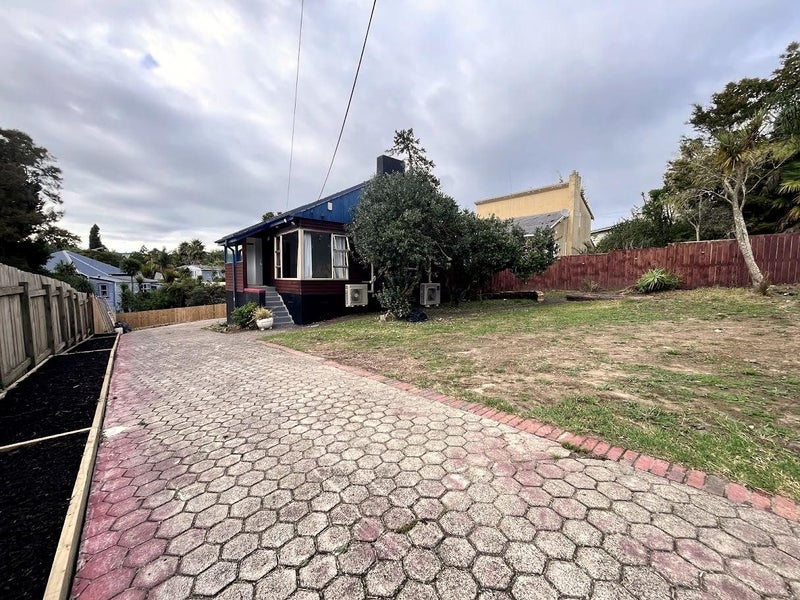 6 Withers Road, Glen Eden, Auckland - Carousel 1