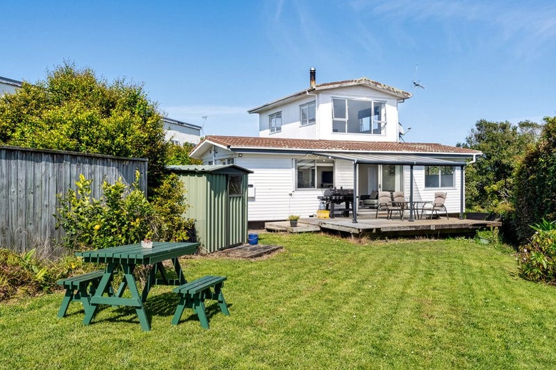 37 Robbies Road, Shelly Park, Auckland - Carousel 1