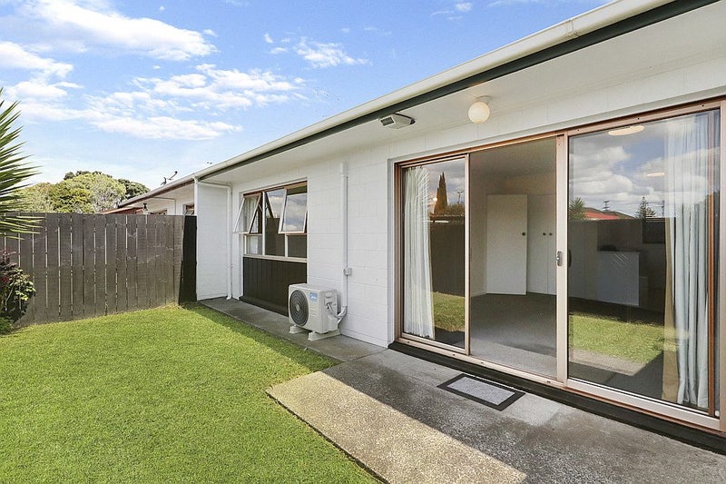 4/82 Luke Street East, Otahuhu, Auckland - Carousel 1