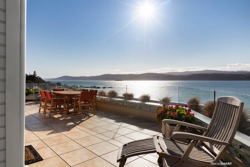 4/279 Karaka Bay Road, Karaka Bays, Wellington - Carousel 1