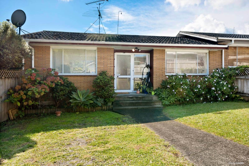 2/20 Uppingham Crescent, Hillcrest, Auckland - Carousel 2