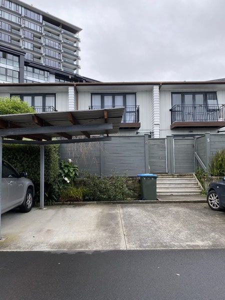 4/3 Burton Street, Grafton, Auckland - Carousel 17