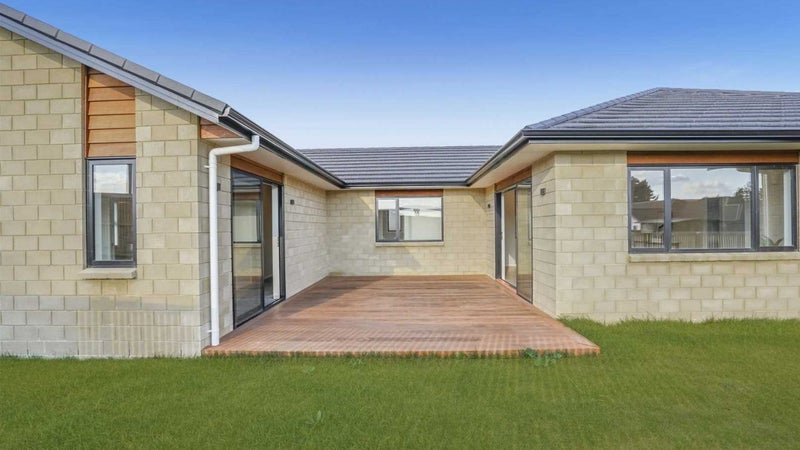 1 Waikaka Place, Rototuna North, Hamilton - Carousel 2