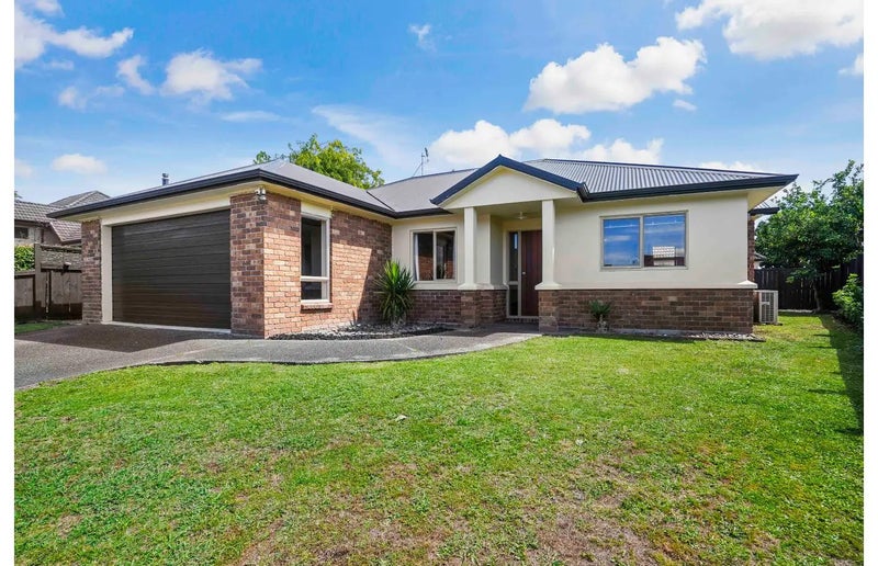 4 Thistlewood Avenue, Hamilton East, Hamilton - Carousel 1