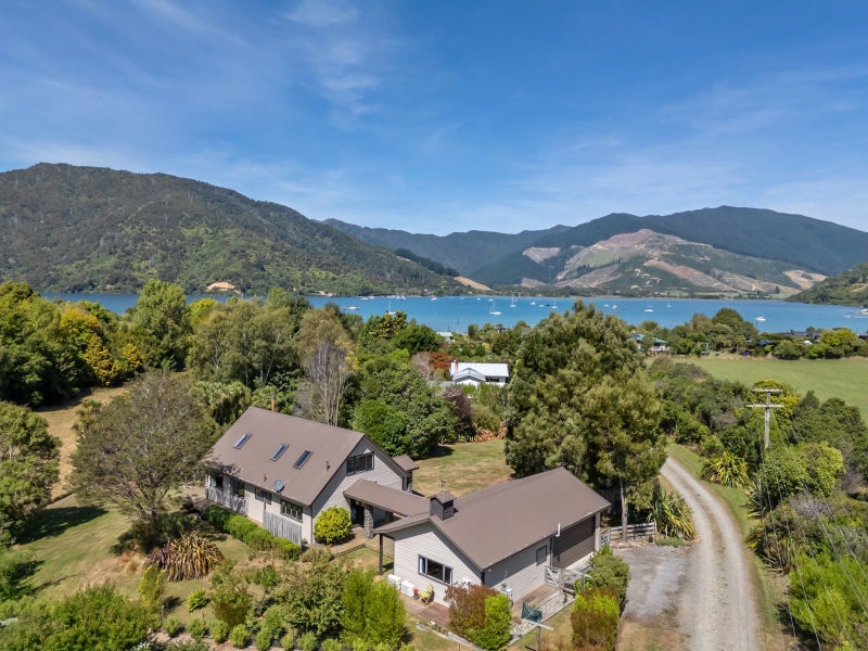 28 Lady Cobham Grove, Anakiwa, Picton - Carousel 2