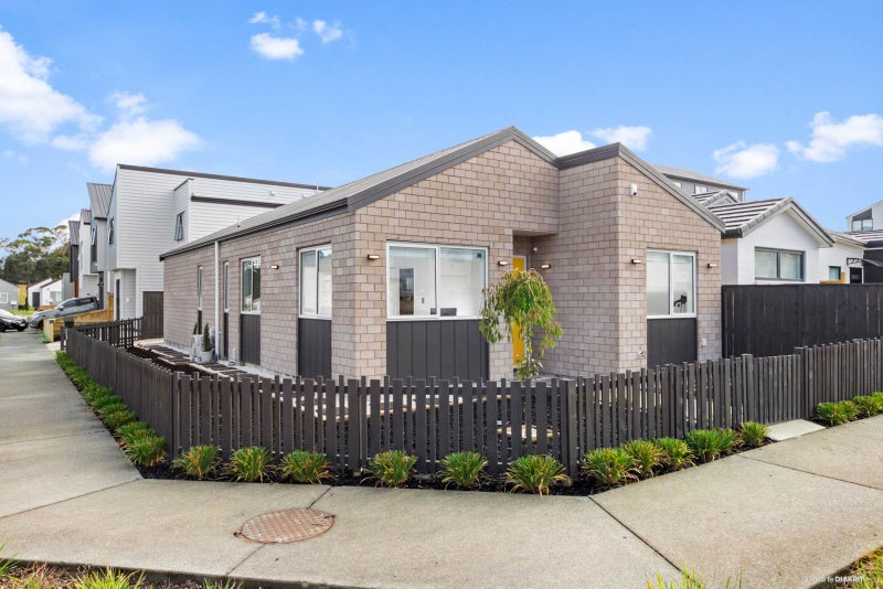 12 Houhora Street, Westgate, Auckland - Carousel 1