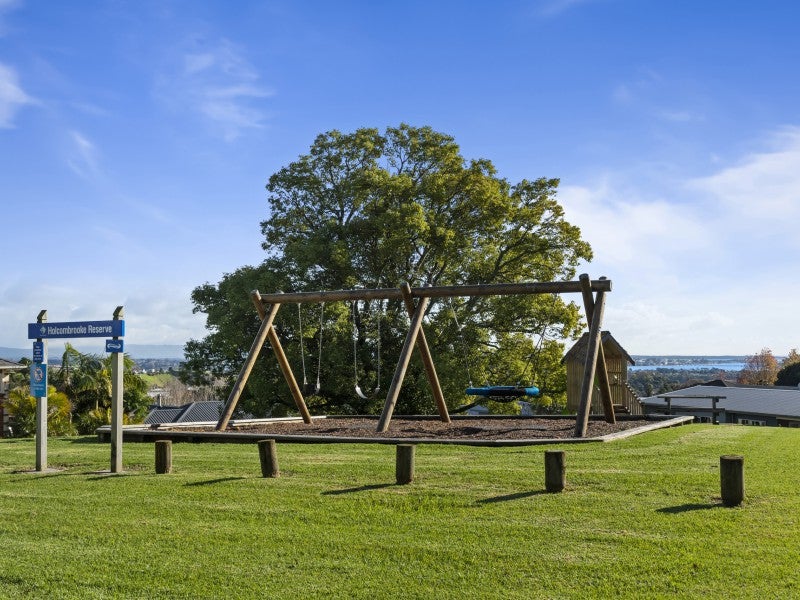 21 Holcombrooke Lane, Welcome Bay, Tauranga - Carousel 11