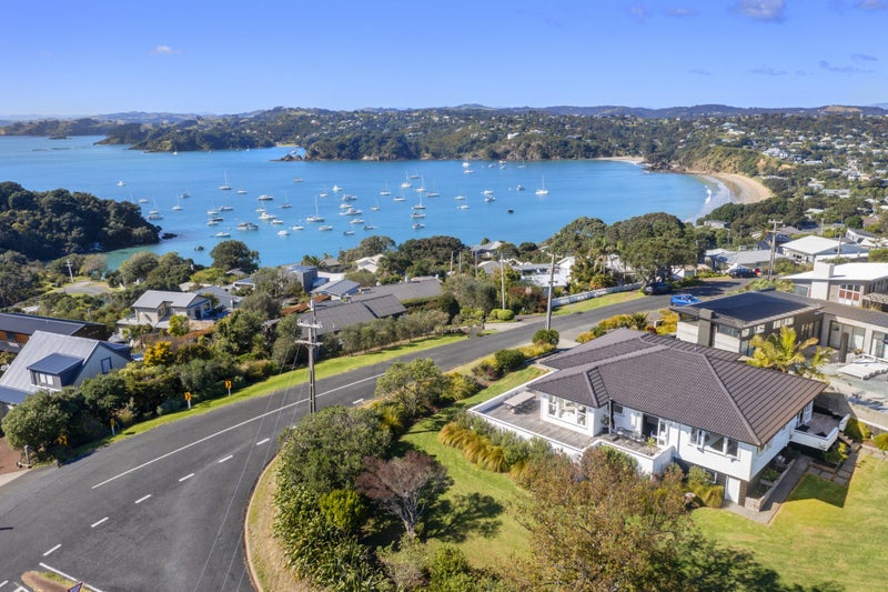 39 Tiri Road, Oneroa, Waiheke Island - Carousel 2