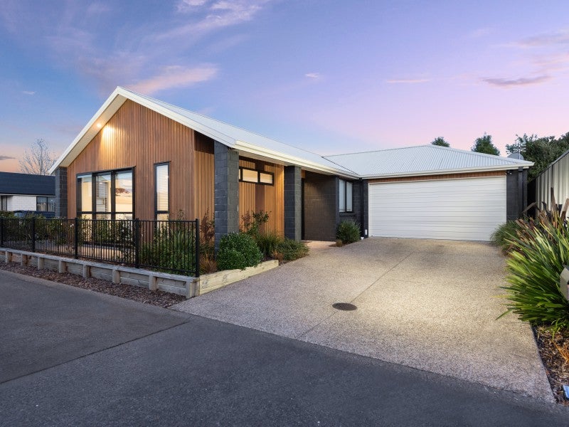 1 Shannon Lane, Pyes Pa, Tauranga - Carousel 1
