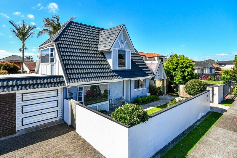 6 Oakland Avenue, Papatoetoe, Auckland - Carousel 1