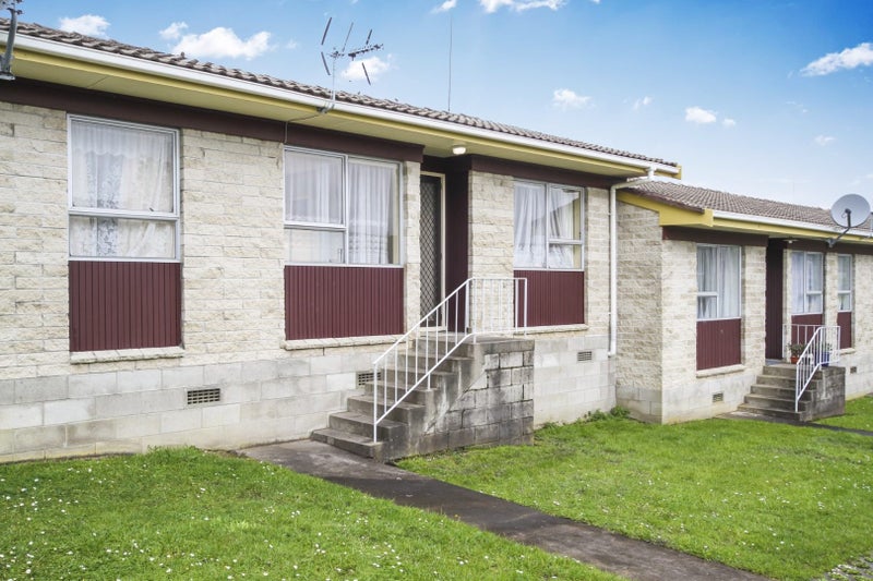 2/24 Arawa Street, New Lynn, Auckland - Carousel 1