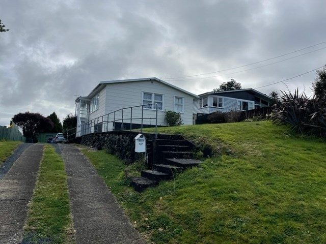 12A Baycroft Avenue, Parkvale, Tauranga - Carousel 1