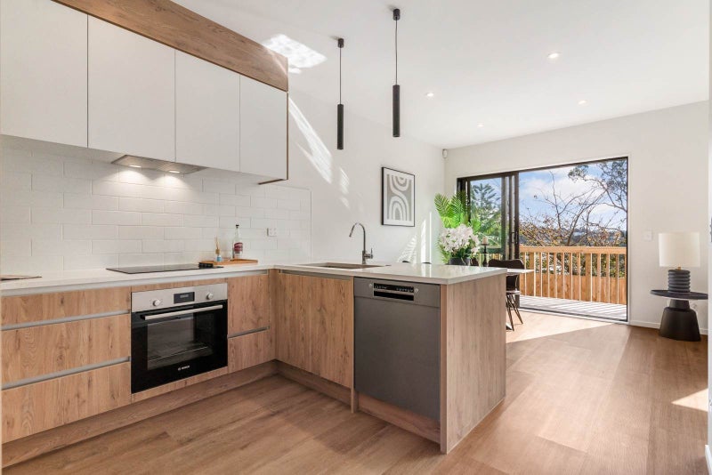 147 Carlisle Road, Northcross, Auckland - Carousel 2