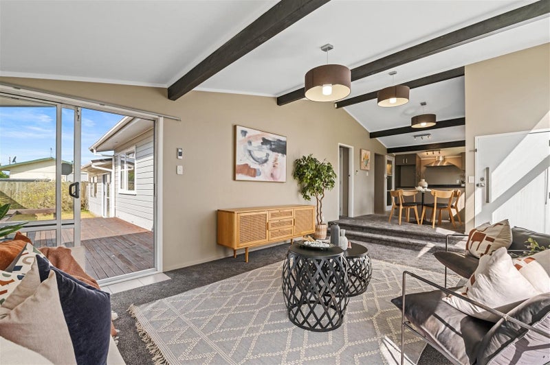 11 Thackeray Place, Owhata, Rotorua - Carousel 1