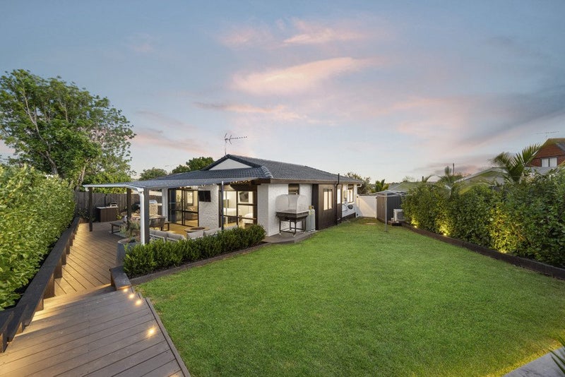 2/13 Parramatta Place, Botany Downs, Auckland - Carousel 1