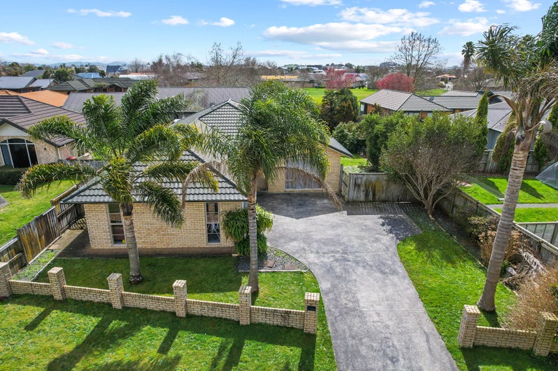 4 Shiraz Place, Rototuna, Hamilton - Carousel 1