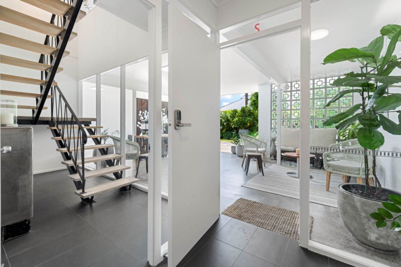 2/9 Clifton Road, Herne Bay, Auckland - Carousel 2