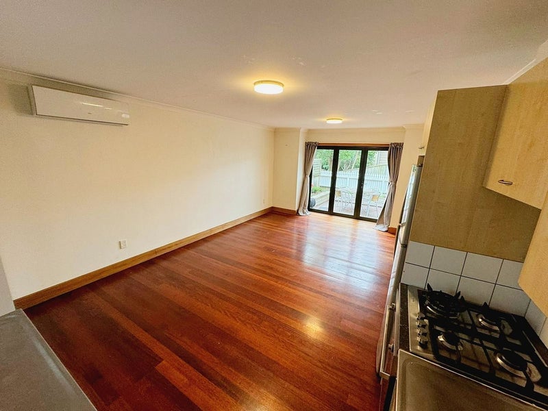 33B Nairn Street, Mount Cook, Wellington - Carousel 2