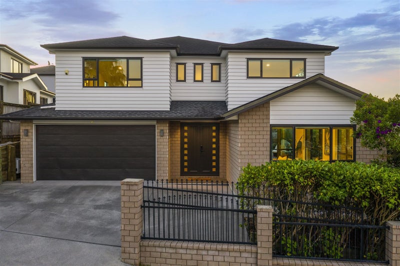 16 Fernhill Way, Oteha, Auckland - Carousel 1