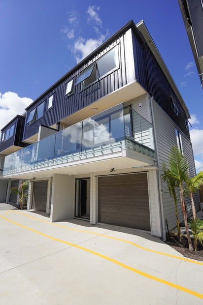 5/19 Kingdale Road, Henderson, Auckland - Carousel 2