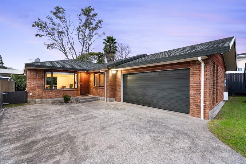 8A Craigbank Avenue, New Lynn, Auckland - Carousel 1