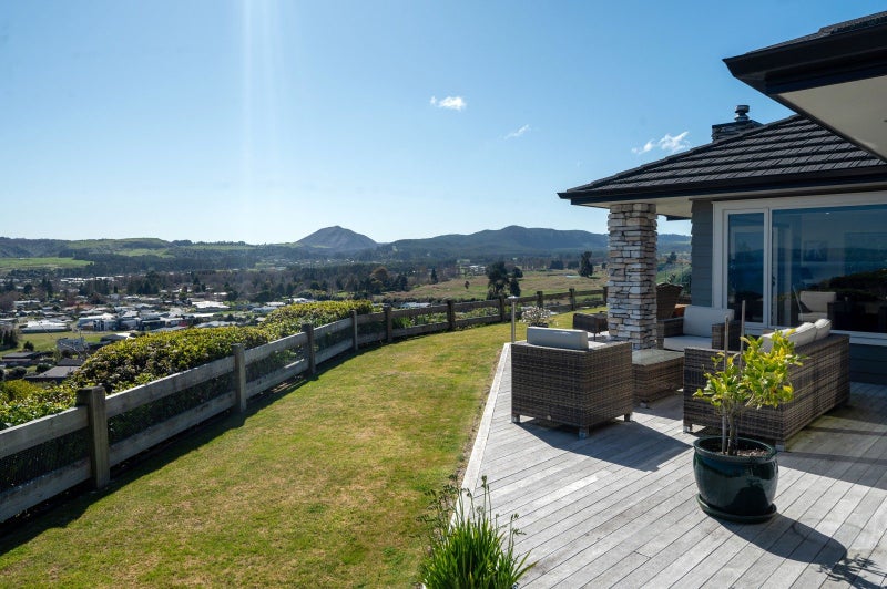 18 Peregrine Place, Taupo - Carousel 2