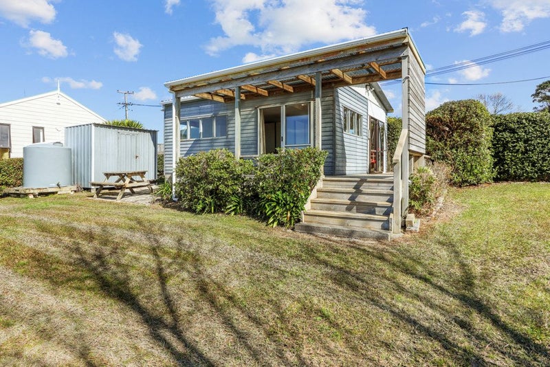 20 Cullen Street, Mangawhai Heads, Mangawhai - Carousel 1