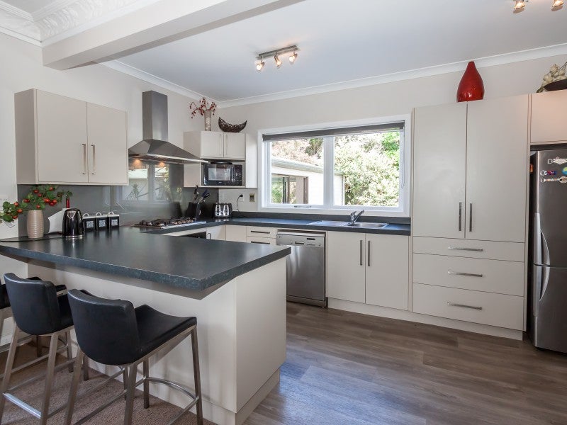 32 Burns Avenue, Takaro, Palmerston North - Carousel 2