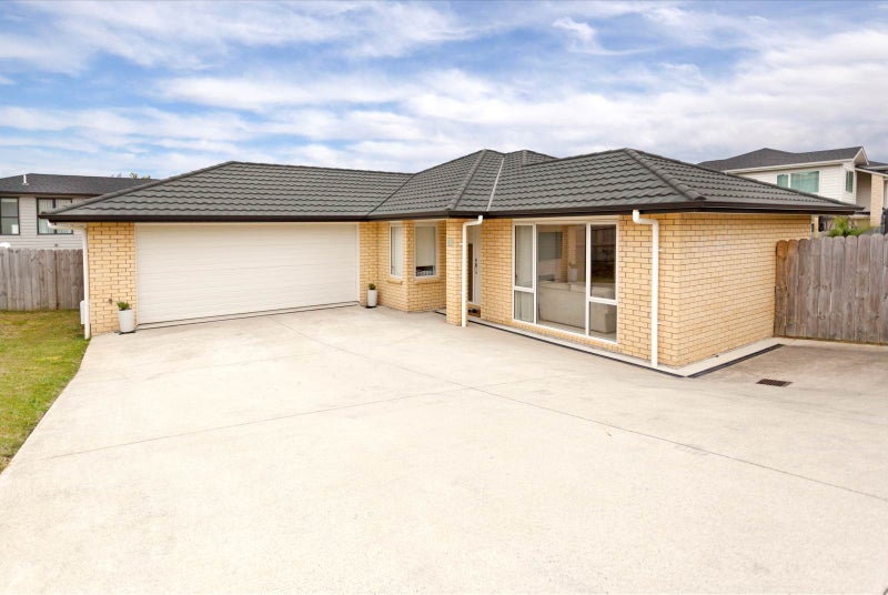 11 Ohau Court, Fairview Heights, Auckland - Carousel 1