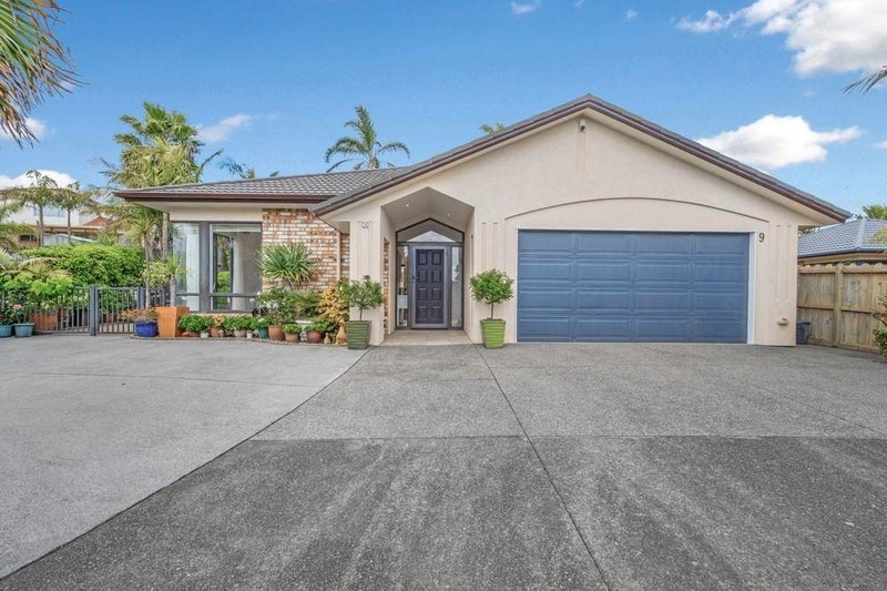 9 Canonbie Place, East Tamaki Heights, Auckland - Carousel 1