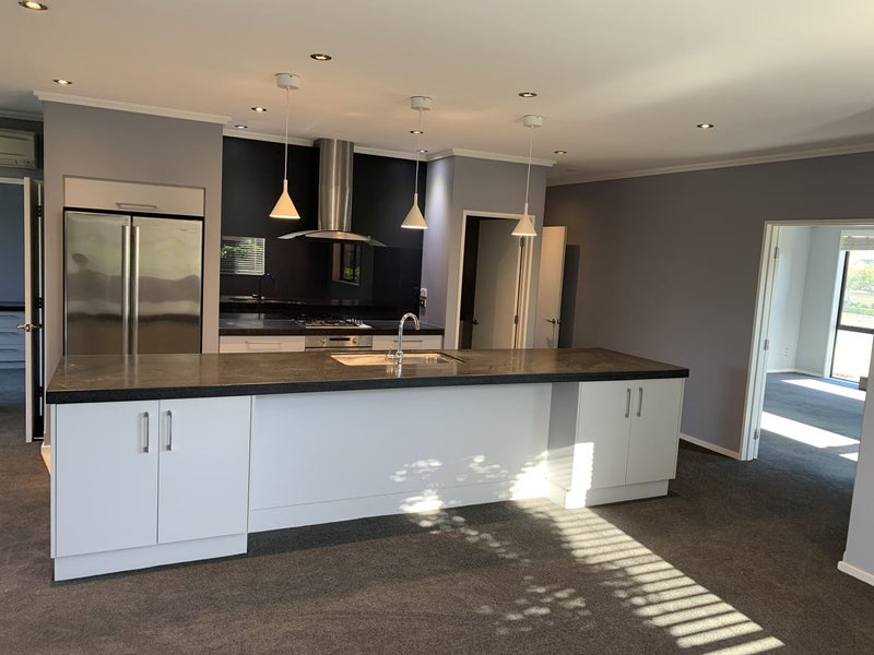 3 Foresters Crescent, Parklands, Christchurch - Carousel 1