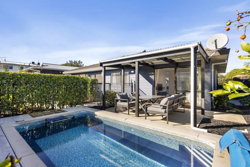 3/16 Avondale Road, Avondale, Auckland - Carousel 1