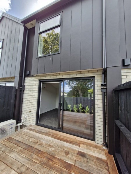 6/109 Taikata Road, Te Atatū Peninsula, Auckland - Carousel 2