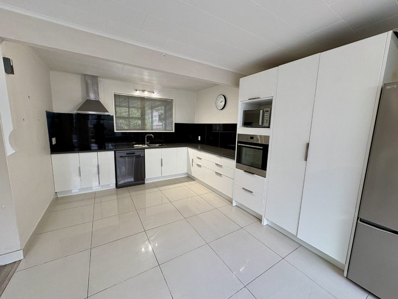 5/371 Muritai Road, Eastbourne, Lower Hutt - Carousel 1