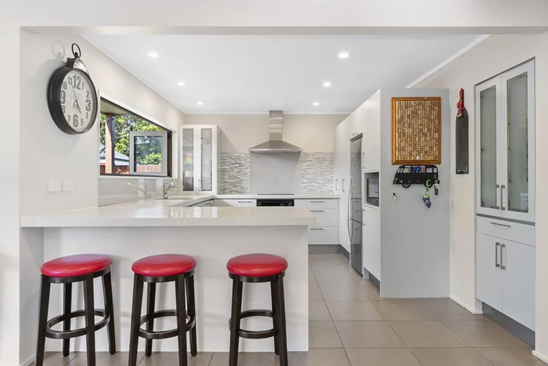 102 Chelsea View Drive, Chatswood, Auckland - Carousel 2