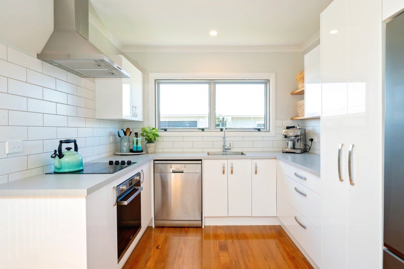 12 Flanders Avenue, Onekawa, Napier - Carousel 2