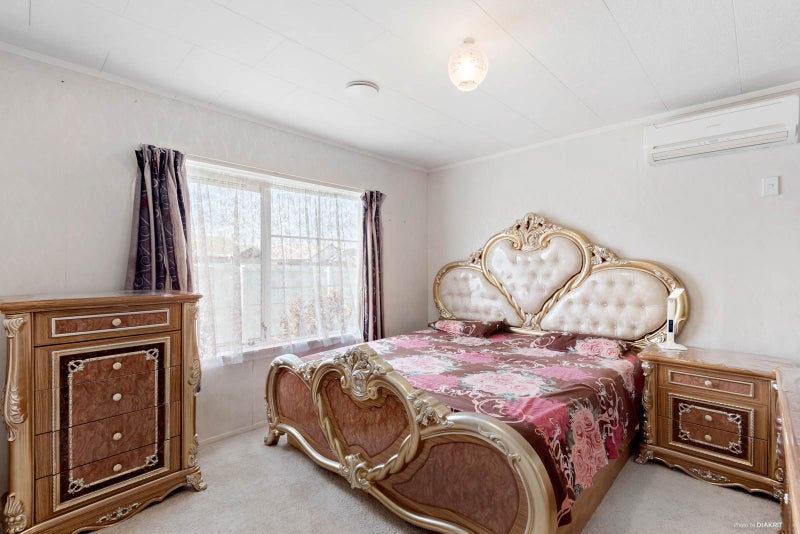 14 Randwick Place, Randwick Park, Auckland - Carousel 2