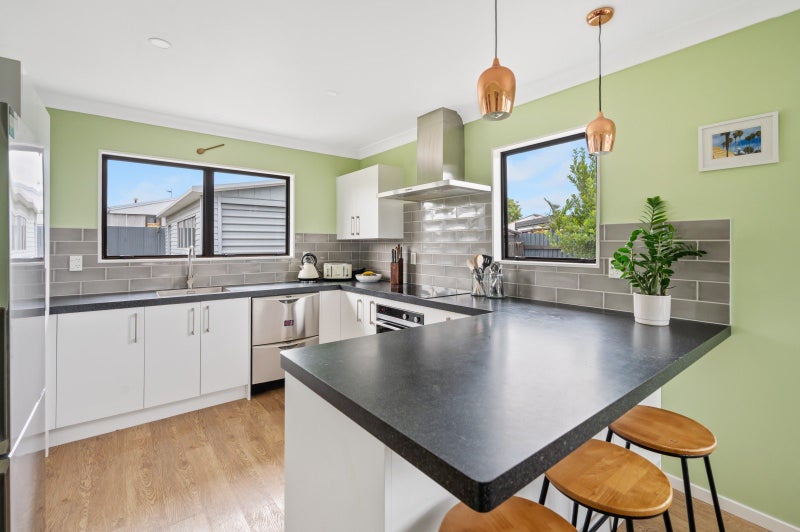 15 Duckworth Crescent, Greenmeadows, Napier - Carousel 2