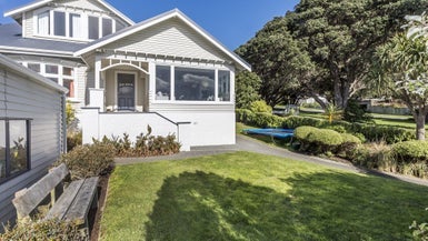 12 Pinnacle Street, Seatoun, Wellington - Carousel 1