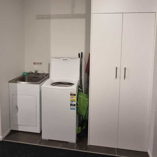 19 Kaimai Avenue, Massey, Auckland - Carousel 19