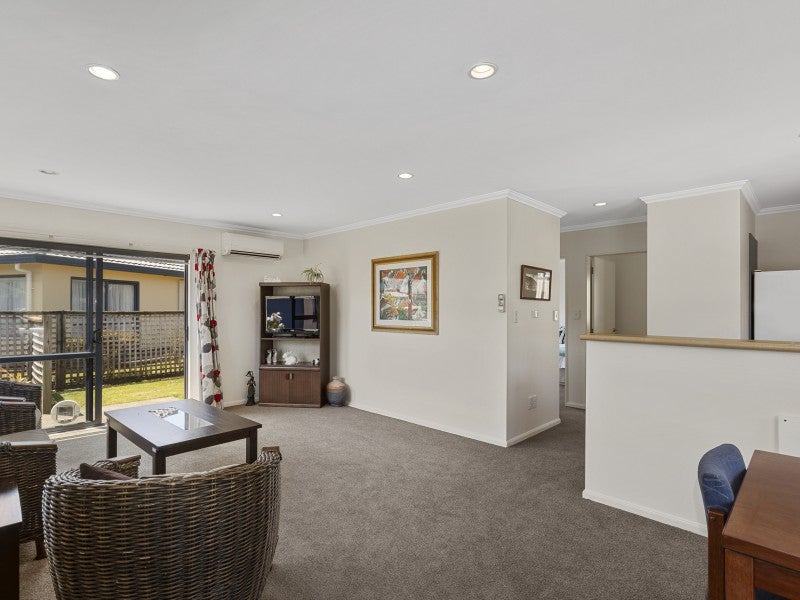 3/58A MOLESWORTH ST, TAITA, LOWER HUTT - Carousel 2