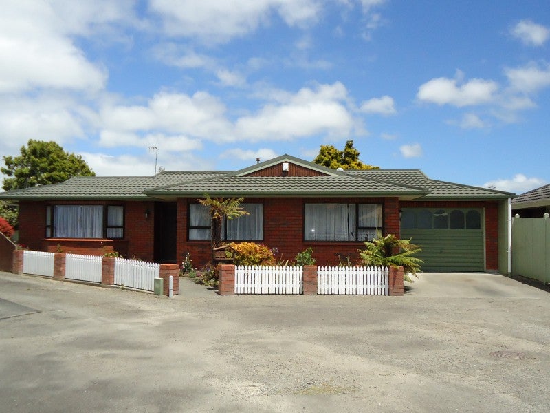 7 Edgecombe Court, Roslyn, Palmerston North - Carousel 1