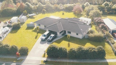 5 Opal Avenue, Timberlea, Upper Hutt - Carousel 1