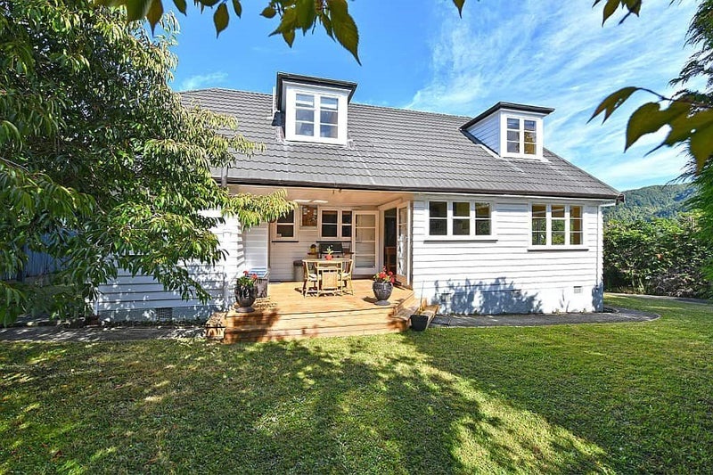 13 Field Street, Silverstream, Upper Hutt - Carousel 2